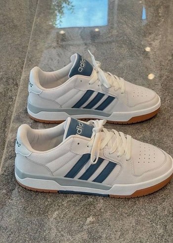 43 Beden beyaz Renk Adidas Beyaz Bağcıklı Spor Ayakkabı