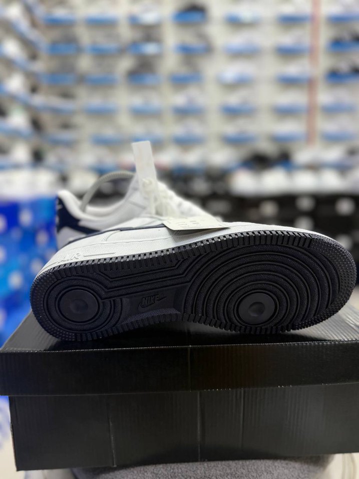 Nike Air Force 1 Beyaz Lacivert Spor Ayakkabı — görsel 6/7