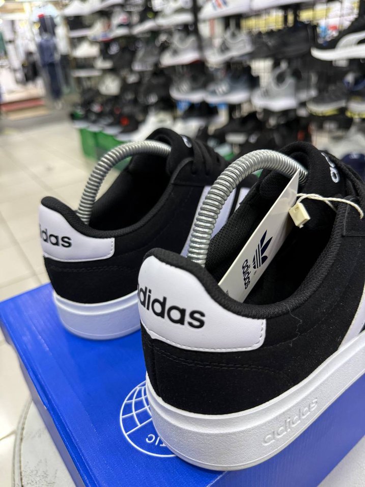 Adidas Siyah Beyaz Düşük Bilekli Sneaker — görsel 2/9