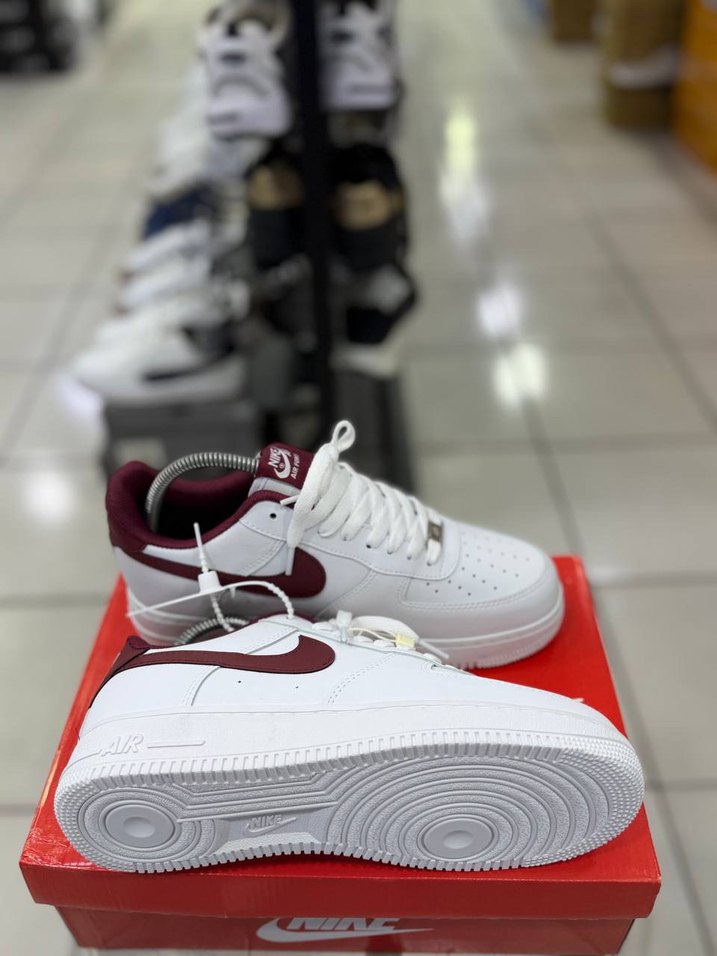 Nike Air Force 1 Beyaz & Bordo Retro Sneaker — görsel 6/7