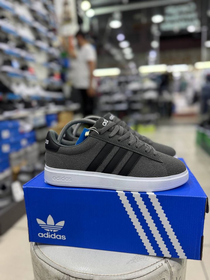 Adidas Gri Süet Sneaker — görsel 2/9