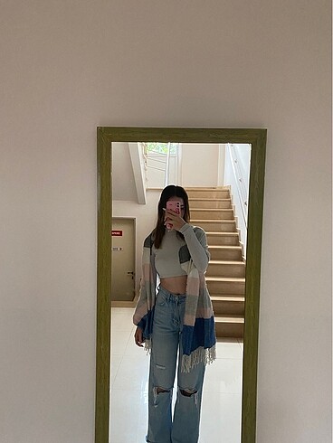 Bershka yırtık jean