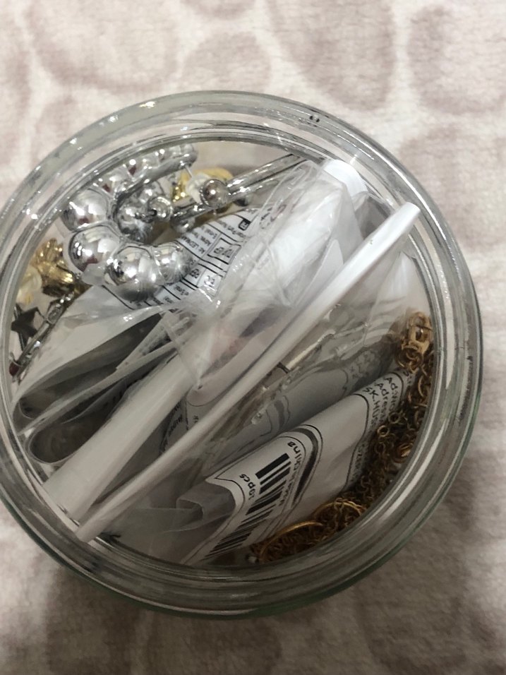 Takı kavanozu ağzına kadar dolu - Görsel 3