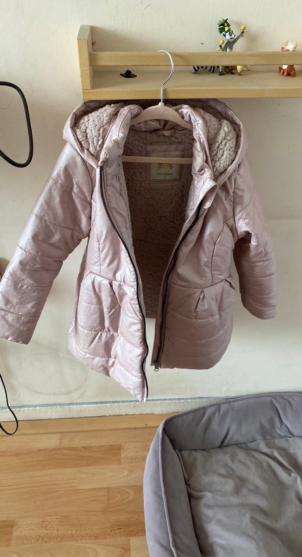 Kız Çocuk Bej Kürklü Kapüşonlu Mont - Görsel 2