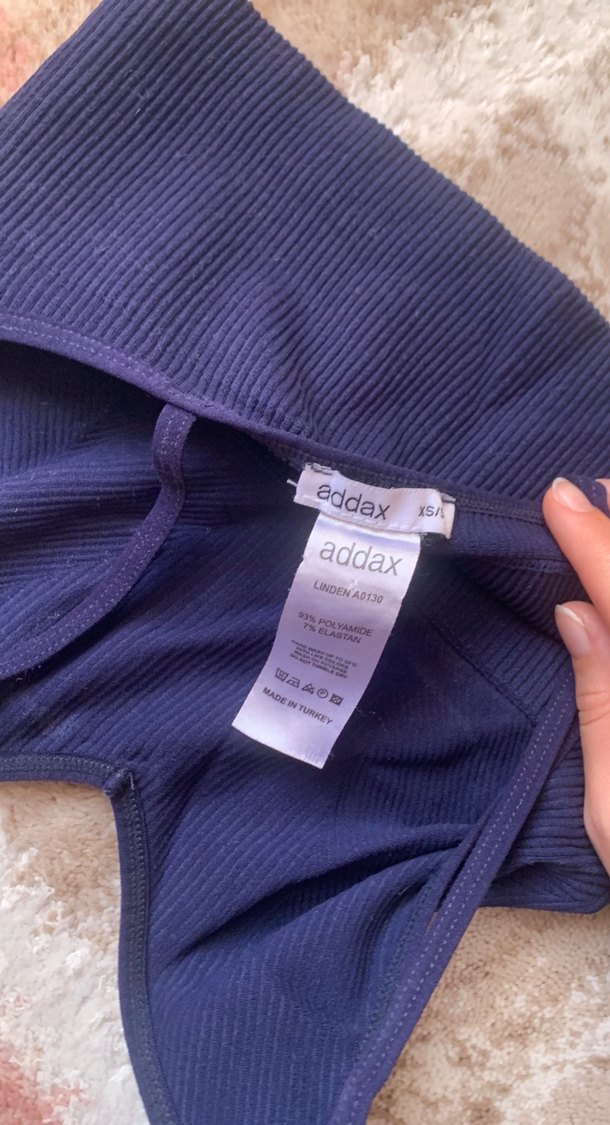 kadın lacivert spor atleti - Görsel 3