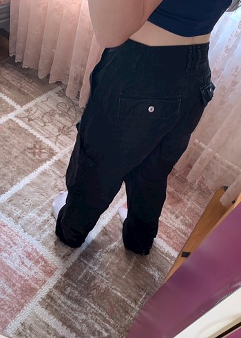 siyah kargo pantolon - Görsel 2