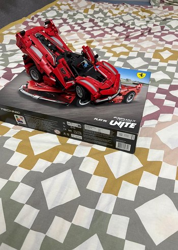 Kırmızı LEGO Technic Ferrari Modeli - Görsel 2