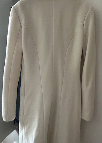 Düğmeli Beyaz Kadın Kaban - Görsel 4