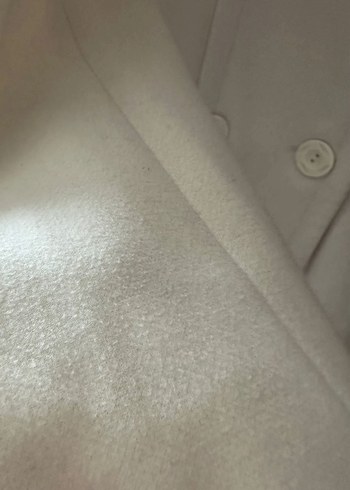 Düğmeli Beyaz Kadın Kaban - Görsel 3