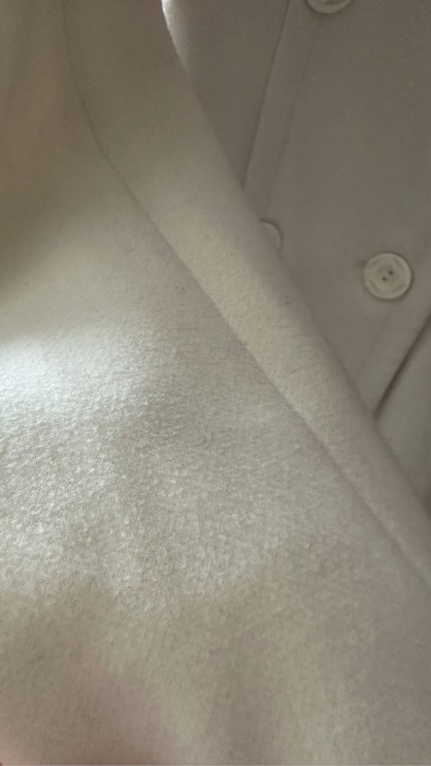 Düğmeli Beyaz Kadın Kaban - Görsel 3