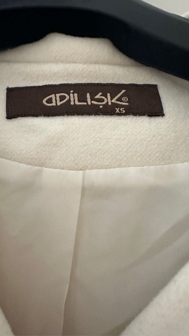 Düğmeli Beyaz Kadın Kaban - Görsel 2