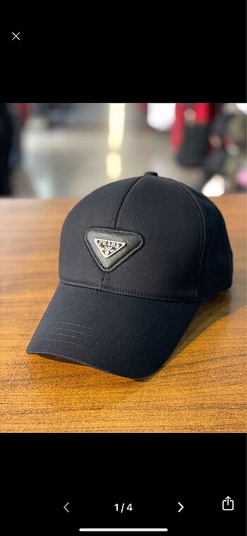 Prada şapka