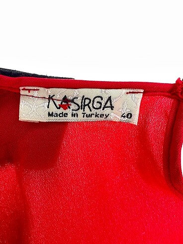 40 Beden kırmızı Renk PreLoved Bluz %70 İndirimli.