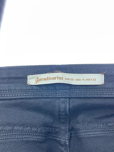 36 Beden siyah Renk Stradivarius Jean / Kot %70 İndirimli.