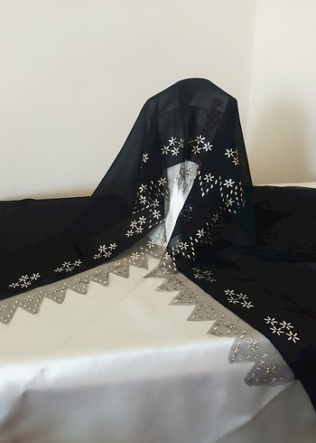 Diğer Kadın Siyah İpek Şal Beyaz Nakışlı