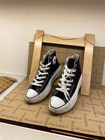 37 Beden siyah Renk Converse run star