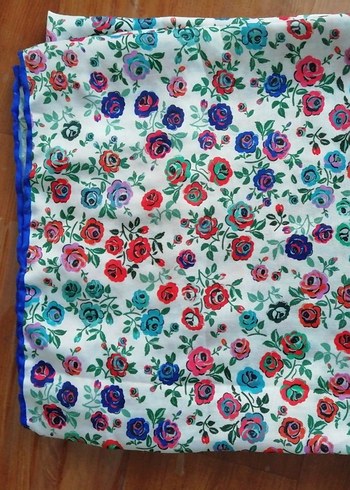 Çiçek Desenli Çok Renkli eşarp - Görsel 4