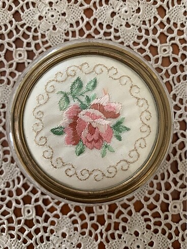 American Vintage Petit Point Cam Kutu