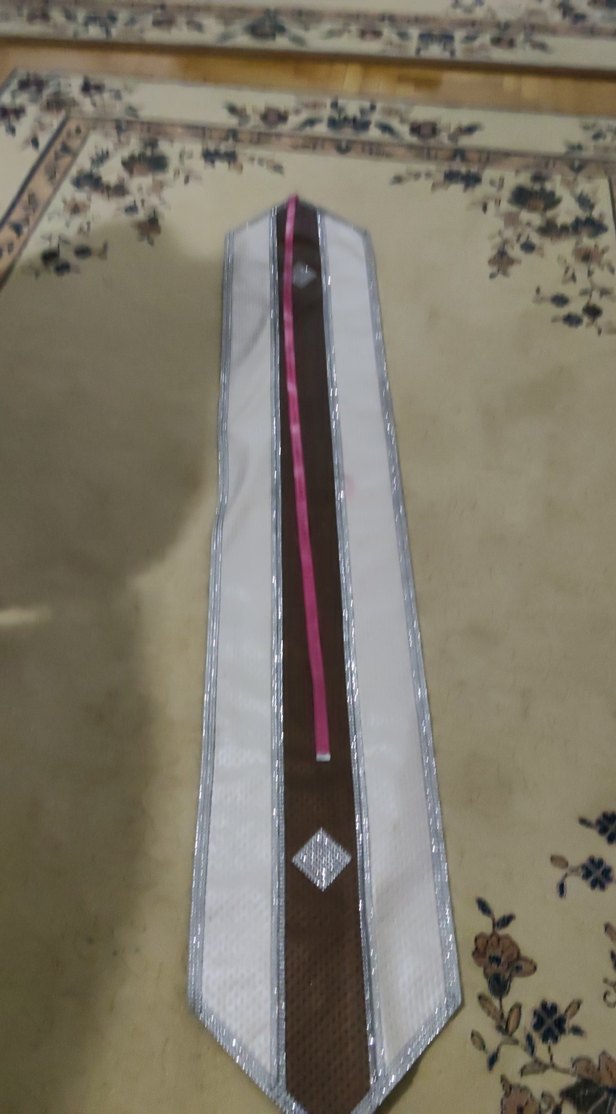 Kahverengi İşlemeli Masa Örtüsü - Görsel 4