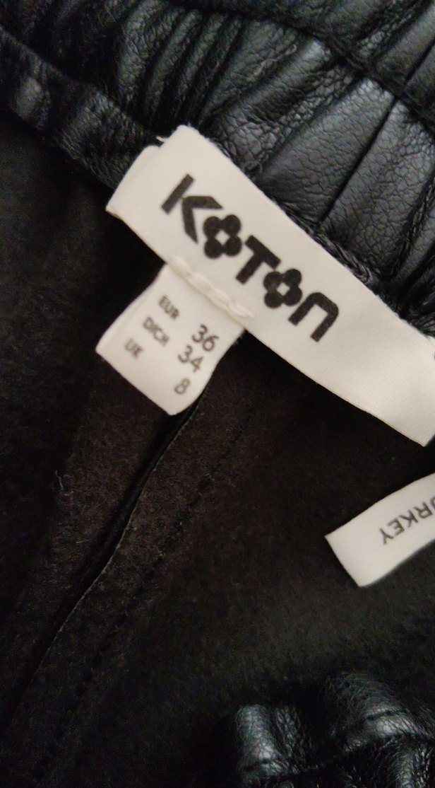 Kemer Detaylı Siyah Deri Şort gömlek hediyesidir - Görsel 4