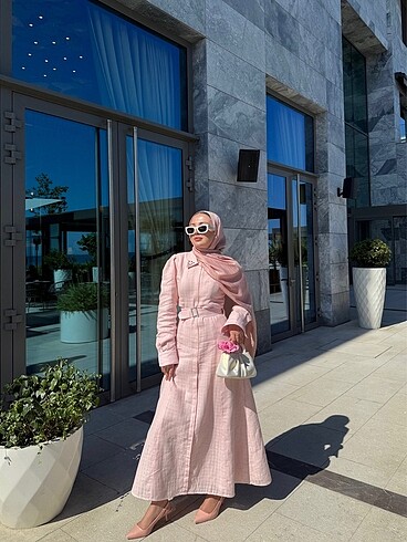 Pembe tasarım elbise