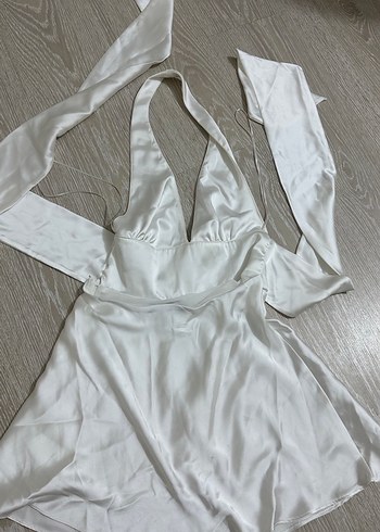 Beyaz Parlak Mini Straplez Elbise - Görsel 3