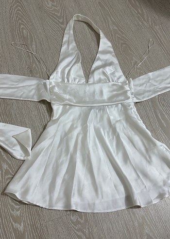 Beyaz Parlak Mini Straplez Elbise - Görsel 2