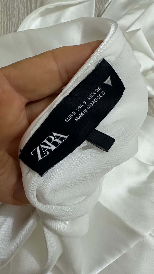 Beyaz Parlak Mini Straplez Elbise - Görsel 5