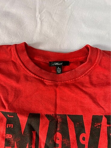 l Beden kırmızı Renk MAVİ SWEATSHIRT