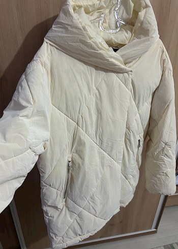 Düğmeli Beyaz Kadın  Kış Montu - Görsel 2