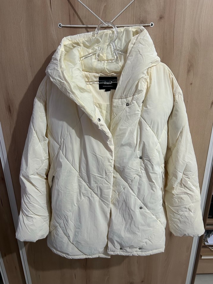 Düğmeli Beyaz Kadın  Kış Montu - Görsel 3