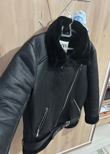 Zara Siyah Kürklü Deri Biker Ceket - Görsel 4