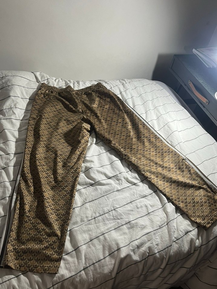 Kahverengi Yılan Desenli Pilili Erkek Eşofman - Görsel 4