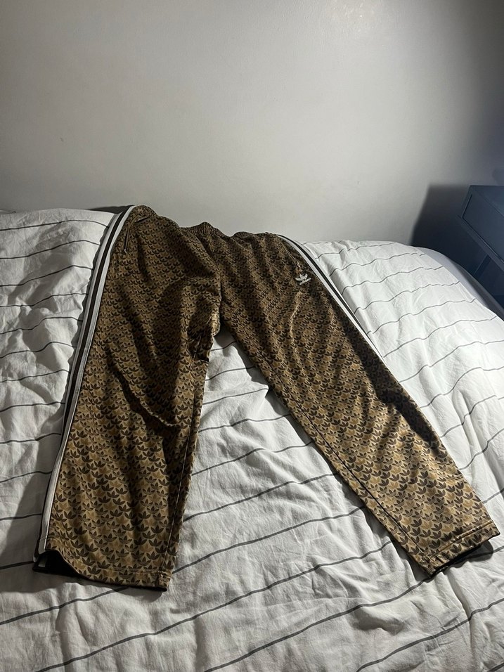 Kahverengi Yılan Desenli Pilili Erkek Eşofman - Görsel 2