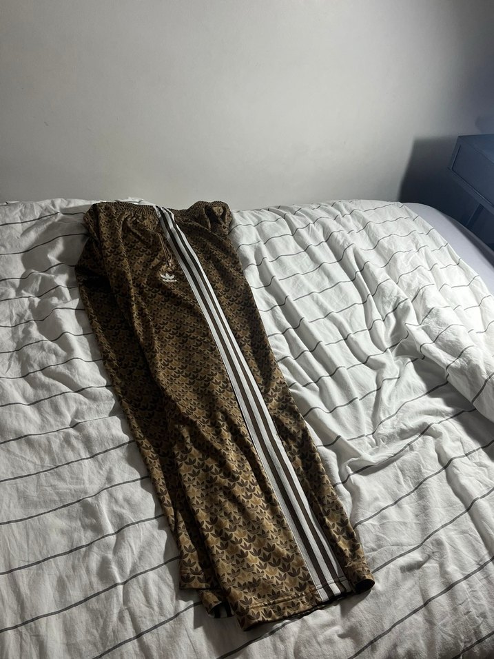 Kahverengi Yılan Desenli Pilili Erkek Eşofman - Görsel 5