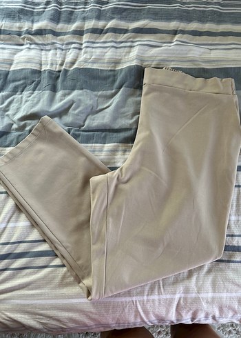 44 Beden ten rengi Renk Lc waikiki Bej Pilili Kadın Kumaş Pantolon