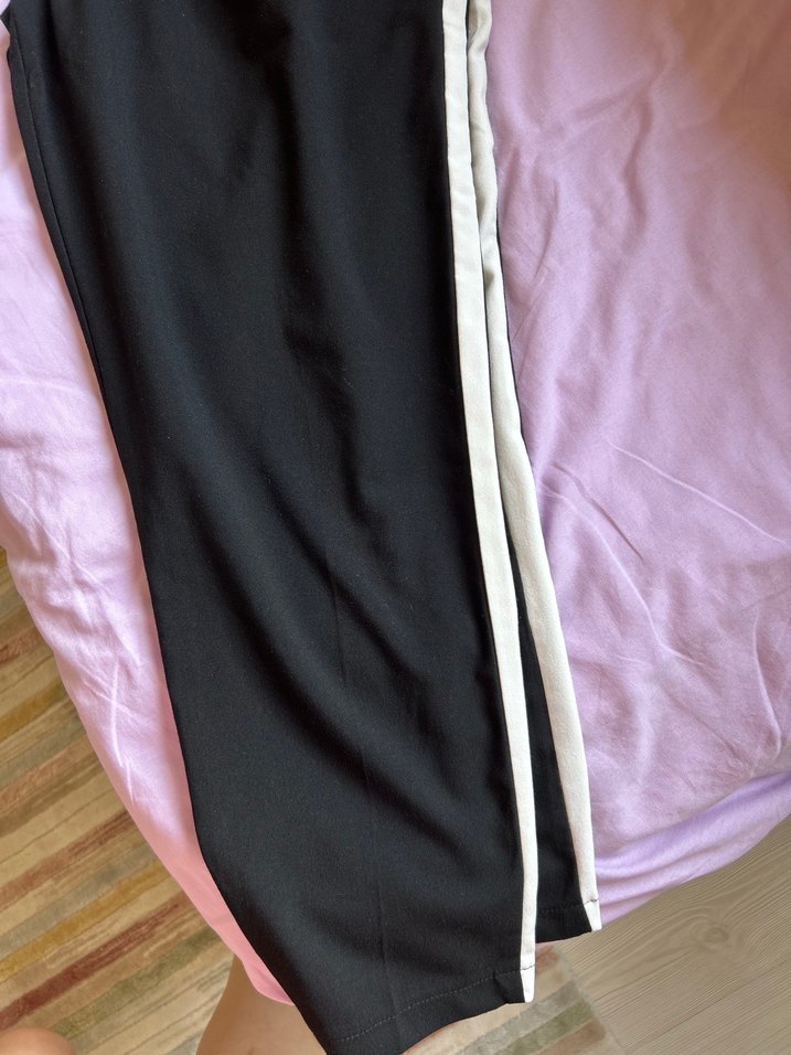 DFYOUNG Kadın Siyah Pilili Spor Beyaz şeritli  Pantolon - Görsel 4