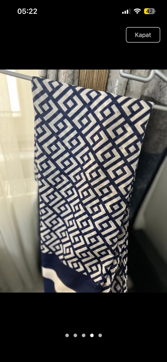 BEYMEN MUADİLİ Balmain Mavi Geometrik Desenli Kadın Şal - Görsel 4