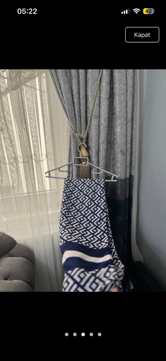 BEYMEN MUADİLİ Balmain Mavi Geometrik Desenli Kadın Şal - Görsel 3