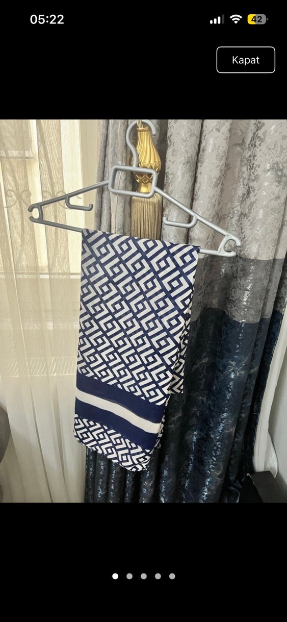 BEYMEN MUADİLİ Balmain Mavi Geometrik Desenli Kadın Şal - Görsel 2