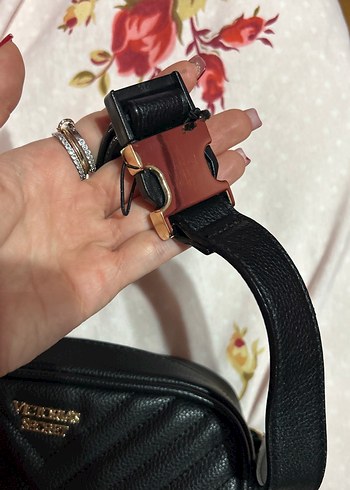 Victoria's Secret Siyah Deri Kadın Bel Çantası - Görsel 3