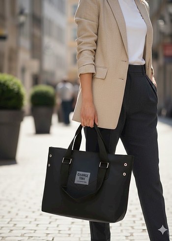 Siyah Tokalı Kadın Çanta - Görsel 3