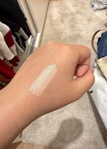 Charlotte Tilbury Flawless Filter Fondöten - Görsel 3