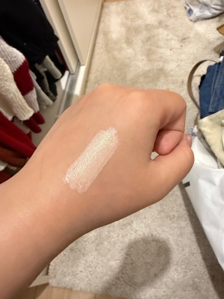 Charlotte Tilbury Flawless Filter Fondöten - Görsel 3