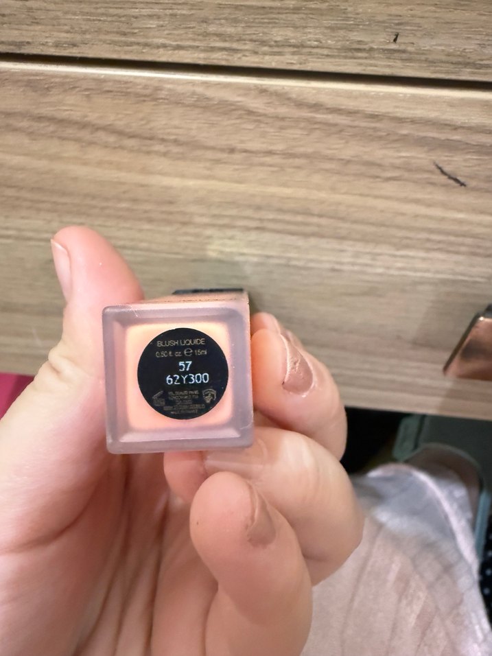 Yves Saint Laurent Sıvı Allık - Pastel Bej - Görsel 2