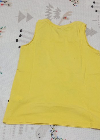 Sarı Kabartmalı Baskılı Kolsuz Kız Tişörtü - Görsel 3