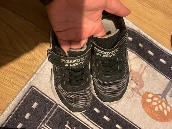 26 Beden Temiz 26 numara skechers