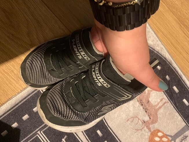 26 Beden siyah Renk Temiz 26 numara skechers