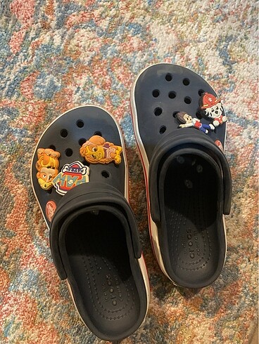 C10 crocs