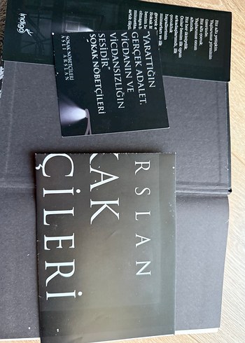 Sokak Nöbetçileri 1-2 ciltli Aslı Arslan - Görsel 2